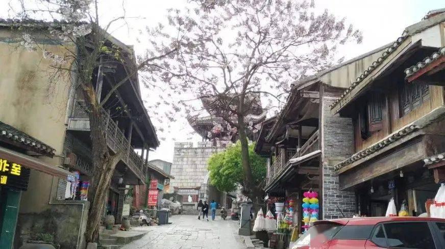 AT128 是一款主雷达产品,支持 200 米探测距离
